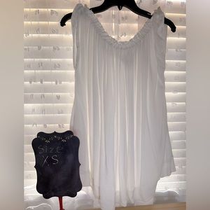 Express flowy short sleeve w pockets color white size X-small